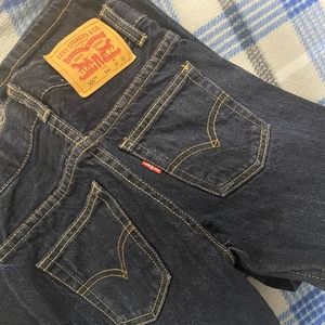 Boys Levi’s dark jeans